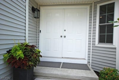 /international/us/23-buffalo-hollow-rd-branchburg-twp-nj-110101405589/?lang=en