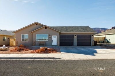 /international/us/1558-s-creekside-dr-e-kanab-ut-110105362960/