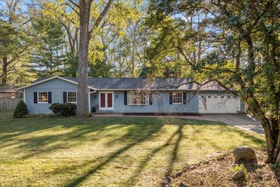 /international/us/1108-riverside-court-mahomet-il-110108387943/