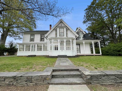 /international/us/2-pine-street-windsor-vt-110108092189/
