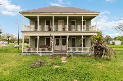 /international/us/203-grover-st-ellinger-tx-110100205780/