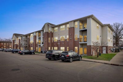 /international/us/600-grandview-ct-iowacity-ia-110104880015/