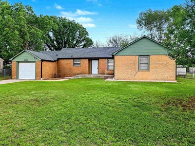 /international/us/620-n-oak-goddard-ks-110120496861/
