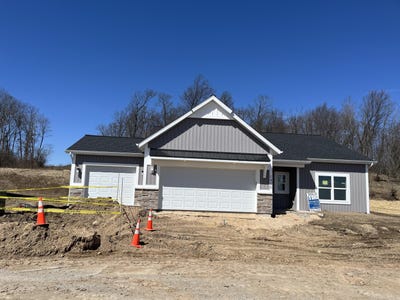 /international/us/1388-center-hill-road-se-lowell-mi-110104022238/