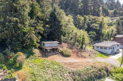 /international/us/125-ne-austin-street-depoe-bay-or-110107602756/