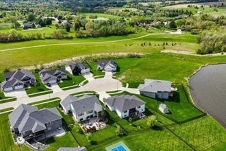 /international/us/1706-peaceful-circle-norwalk-ia-110107998843/