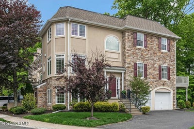/international/us/45-w-aspen-way-matawan-nj-110108409607/