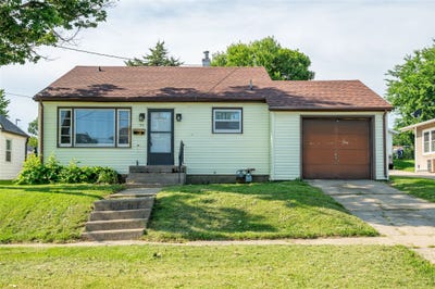 /international/us/719-n-2nd-avenue-e-newton-ia-110109055254/