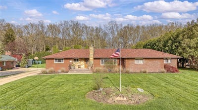 /international/us/327-s-miller-road-akron-oh-110107515538/