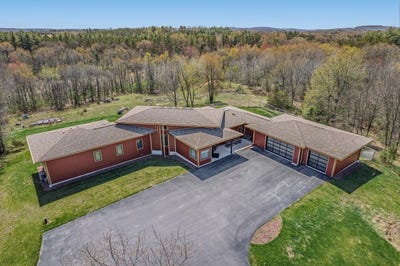 /international/us/e7521-n-reedsburg-road-reedsburg-wi-110099196969/