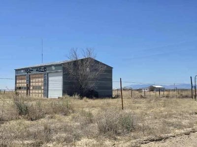 /international/us/131-willow-lake-moriarty-nm-110098845033/