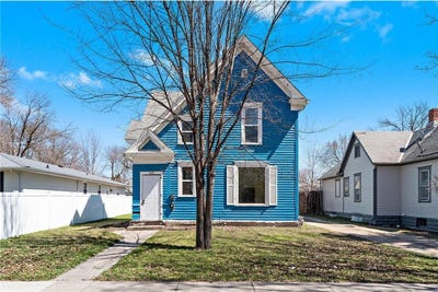 /international/us/805-4th-street-sw-willmar-mn-110107378991/