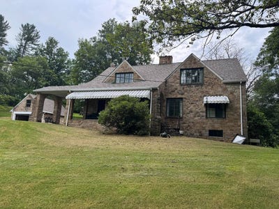 /international/us/339-paw-paw-creek-road-fairview-wv-110100818092/