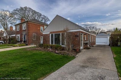 /international/us/1423-hollywood-avenue-grosse-pointe-woods-mi-110107342276/
