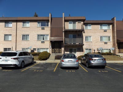 /international/us/710-w-huntington-commons-road-mount-prospect-il-110107958549/
