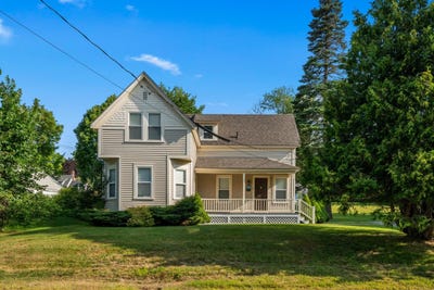 /international/us/33-school-street-rangeley-me-110101454799/