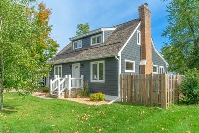 /international/us/132-s-washington-avenue-new-richmond-wi-110108725019/