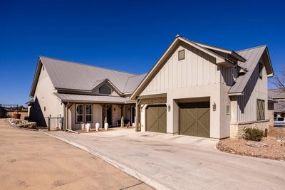 /international/us/3200-8-pinnacle-club-dr-kerrville-tx-110107984310/