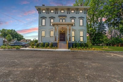/international/us/49-e-passaic-st-rochelle-park-twp-nj-110108300459/