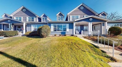 /international/us/811-spring-lake-drive-middle-island-ny-110096273484/