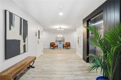/international/us/9-joseph-n-zenga-jr-boulevard-east-greenwich-ri-110107277872/