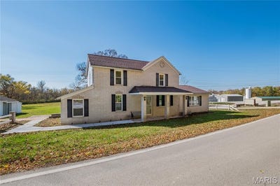 /international/us/7000-twin-river-road-eureka-mo-110103360354/