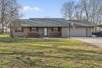 /international/us/206-plum-street-sparta-mo-110106531085/