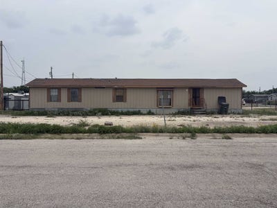 /international/us/700-e-adobe-del-rio-tx-110108164614/