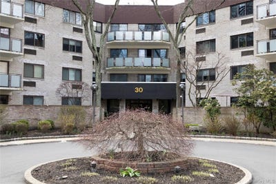 /international/us/30-greenridge-avenue-white-plains-ny-110107405562/