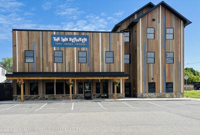 /international/us/6064-river-street-indian-river-mi-110108958480/