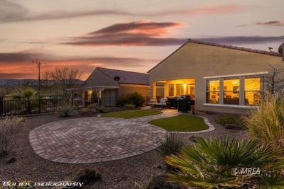 /international/us/805-crescent-moon-mesquite-nv-110105955127/
