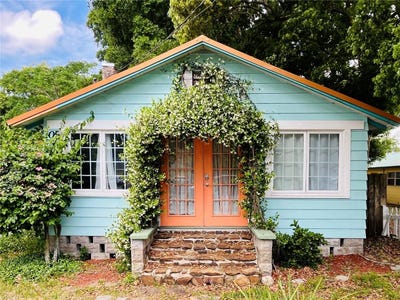 /international/us/305-s-highland-street-mount-dora-fl-110120137592/