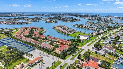 /international/us/406-sandy-hook-road-treasure-island-fl-110110364157/