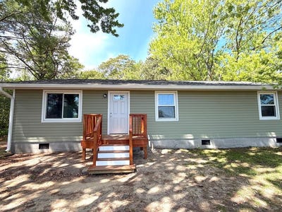/international/us/855-hull-neck-road-heathsville-va-110107722094/
