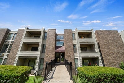 /international/us/14-river-road-nutley-twp-nj-110101057137/
