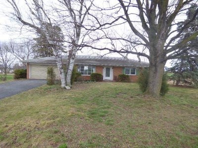 /international/us/893-buchanan-trail-east-e-greencastle-pa-110106986272/