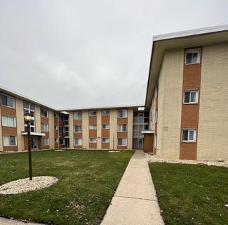 /international/us/midlothian-il-110108845788/