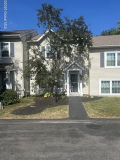 /international/us/20-hilltop-court-troy-ny-110100588599/