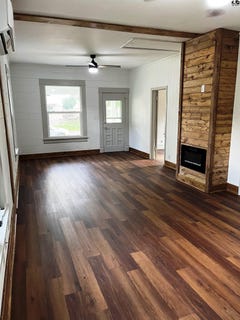 /international/us/328-sw-3rd-st-newton-ks-110108879474/