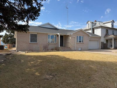 /international/us/131-e-2nd-st-n-cheyenne-wells-co-110105636185/