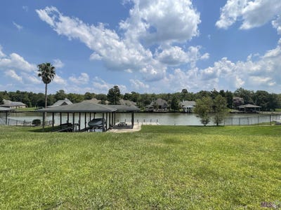 /international/us/lot-108-a-1-river-highlands-st-amant-la-110093945267/