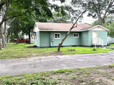 /international/us/76-langley-street-warwick-ri-110100837173/