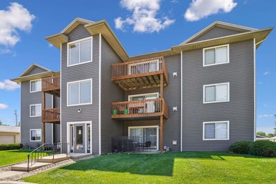 /international/us/4701-chadwick-drive-cedar-falls-ia-110108547069/