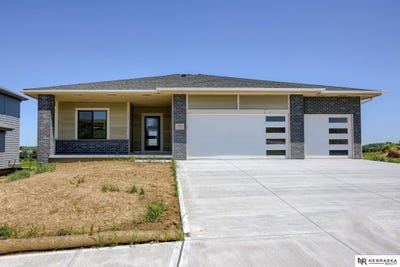 /international/us/10905-n-159-avenue-bennington-ne-110098132685/