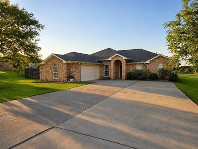 /international/us/105-hillside-drive-celina-tx-110108231320/