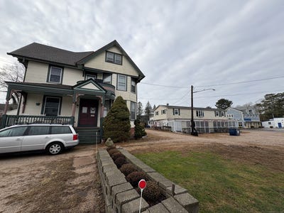 /international/us/215-main-street-branford-ct-110096920807/?lang=en