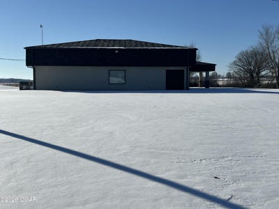 /international/us/2414-w-7th-street-galena-ks-110105219881/