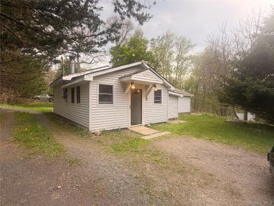 /international/us/157-white-bridge-road-middletown-ny-110107833537/