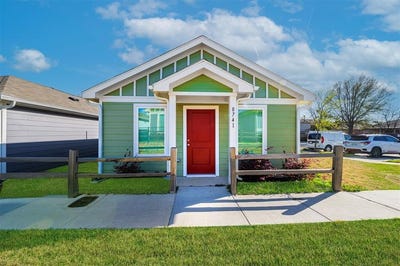 /international/us/8741-cottage-creek-drive-fort-worth-tx-110106436839/