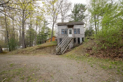 /international/us/113-sandy-beach-road-glenburn-me-110108235076/